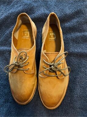 Frye Women's Tan Suede Lace-Up Flats